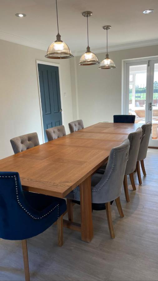 Executive Home With Plenty Of Room Ely Eksteriør billede
